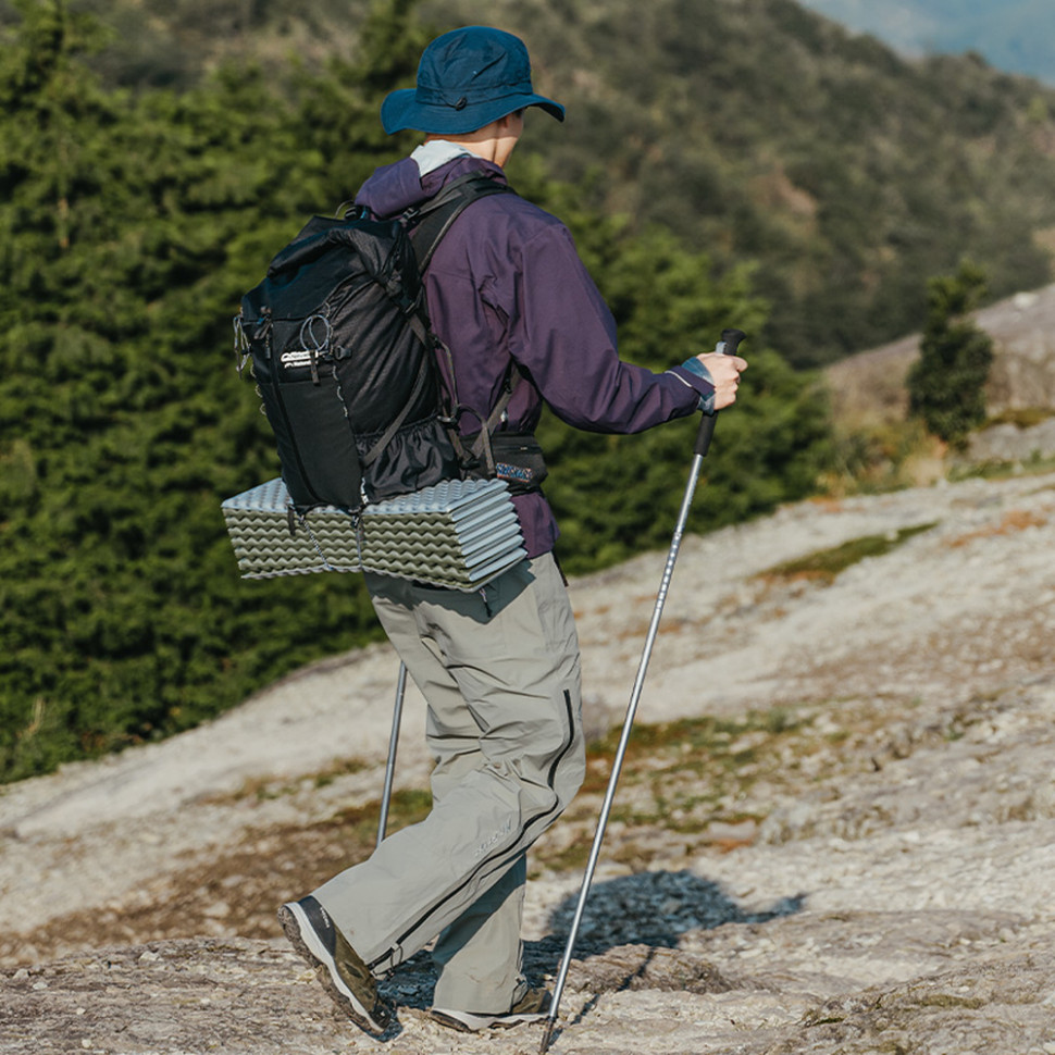 Килимок туристичний складаний одномісний IXPE Naturehike CNK2450WS044 з алюмінієвою плівкою, 195x60x1.8 см, оливковий - фото 5 Килимок туристичний складаний одномісний IXPE Naturehike CNK2450WS044 з алюмінієвою плівкою, 195x60x1.8 см, оливковий - фото 5