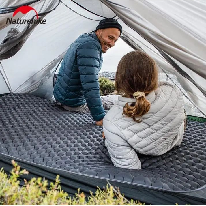 Матрац туристичний надувний одномісний Naturehike CNH22DZ018, надлегкий, 183x64x7 см, чорний, для туризму із мішком для надування - фото 5 Матрац туристичний надувний одномісний Naturehike CNH22DZ018, надлегкий, 183x64x7 см, чорний, для туризму із мішком для надування - фото 5