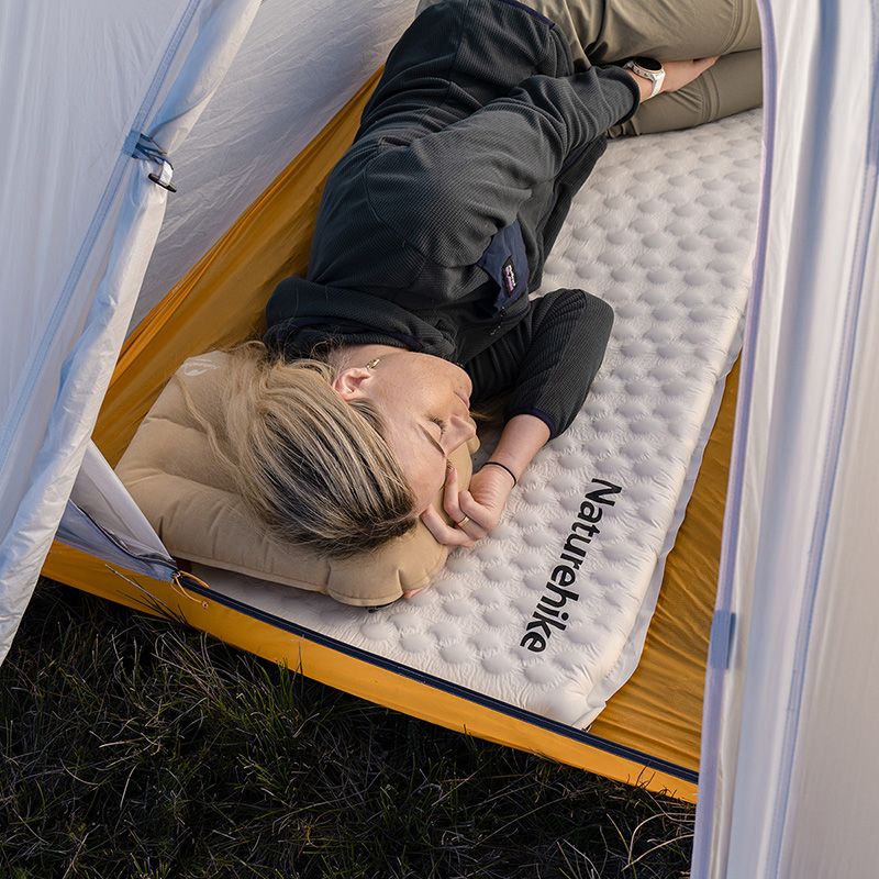 Матрас туристический одноместный надувной Naturehike CNK2300DZ013, 185x55x3.5 см, светло-серый, овальный - фото 2 Матрас туристический одноместный надувной Naturehike CNK2300DZ013, 185x55x3.5 см, светло-серый, овальный - фото 2